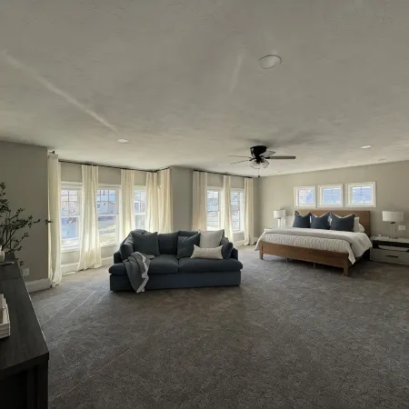 Cozy and accomodating designer home near downtown and McKennan Park - sleeps 10+
