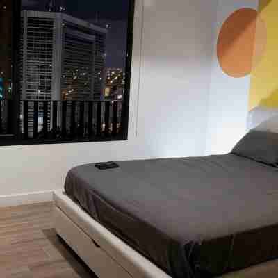 Cozy penthouse with a hot tub and an amazing view. 15 minutes from the airport. Rooms