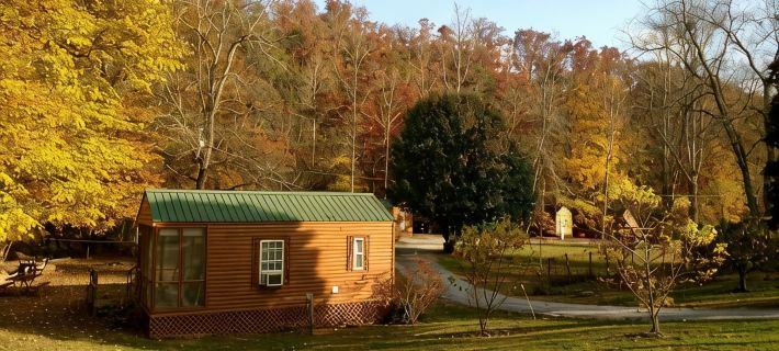 Creekside Cabins - Mountain Laurel Hotels in Swain County
