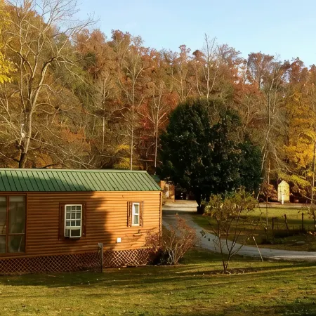 Creekside Cabins - Mountain Laurel