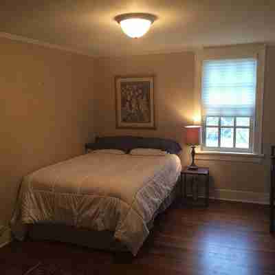 Classic College Hill detached house Rooms