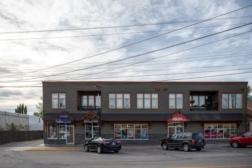 Location Location!! 2bd2ba Condo in the heart of Downtown Invermere! - Wifi