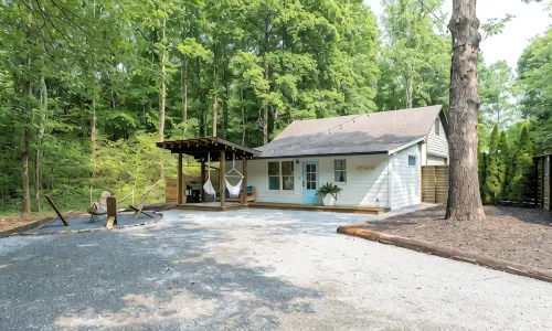 Tranquility Pond Cottage, Relax, Fish and Unwind - Bungalows
