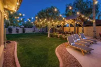 Paradise Palms!! Spacious 6-bedroom house with 3 en-suites. - مسبح خاص