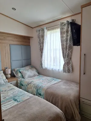Family Owned Static Caravan on Newperran Holiday Resort. - 2-Star