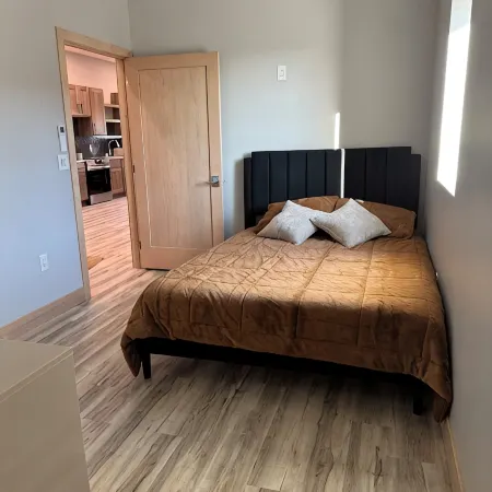 Brand new, cozy/modern 1-bedroom apartment located Norfolk's downtown district!