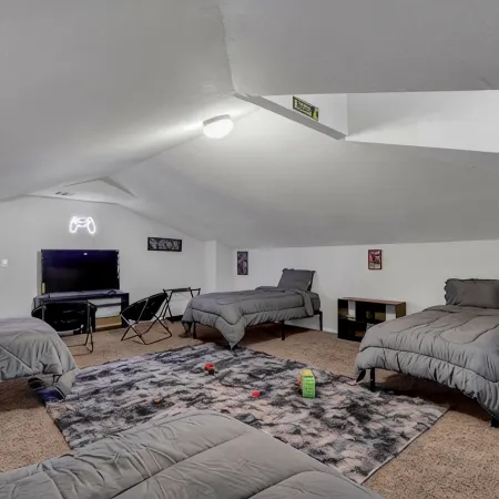 Huge Oasis Retreat>Arcade>Pool Table>Heated Pool & Spa>Super H on AirBB