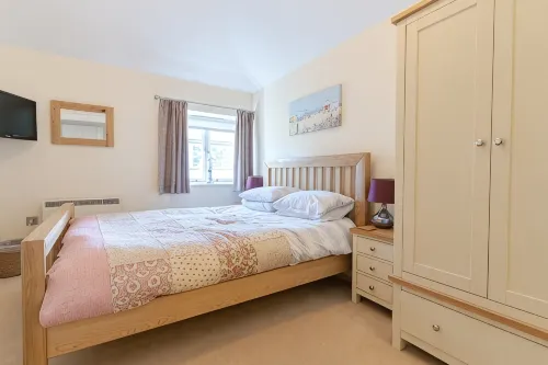 Apartment with Dramatic Views Across to Padstow, the Camel Estuary and the Sea. - 3-Star