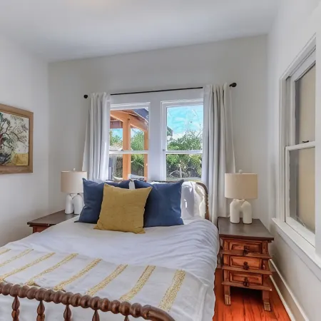 Charming remodeled bungalow. Close to UofA, Banner, Downtown