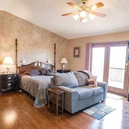 Great for Friends & Families, Breathtaking View, Nature Trails, Farm Animals