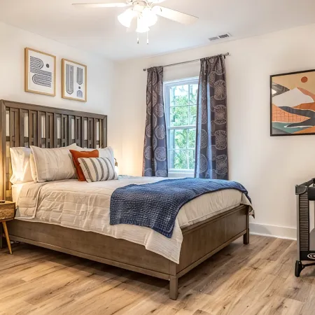 New Build! 5 Bedrooms & 3.5 Baths! 5 Minutes to Golf and the Village