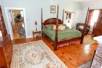 Mountainside Estate. Private Indoor Pool, Near Ragged Mtn Sunapee, Sleeps 28 - 4-Star