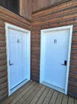 4-bedroom apartment right across from rodeo in cody - or rent the whole lodge! - ブティック
