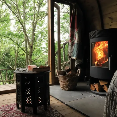 Warwickshire Woodland Glamping Cabin - Oak