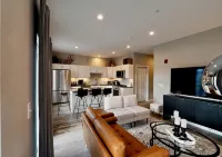 Chic Condo/Walk to Restaurants & Bars/Minutes to Pittsburgh/Free Parking - Parvekkeita