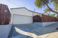 Modern clean relaxing gateway! Close to all LA fun! - Wifi