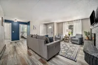 BIRCH COTTAGE - Modern Lake House w/ shared Frontage on Thayer Lake - 4 stjerner