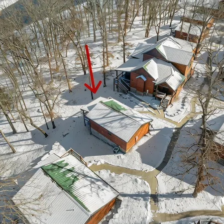 March Sale! Lakefront Cabin directly on Table Rock Lake: w/Pool+Hot Tubs