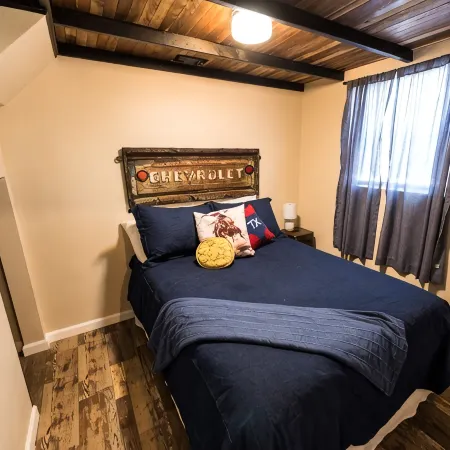 The Ranch Motel. Large cottage in a country setting with pool and hot tub.
