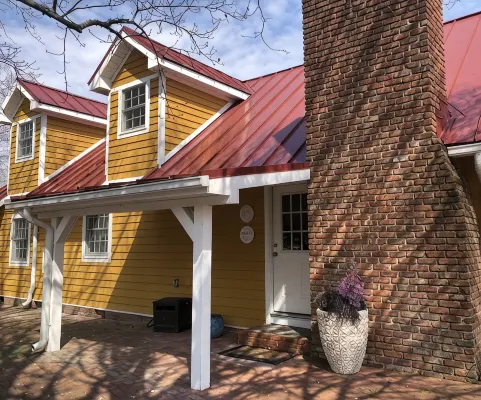 Cozy Chambourcin Cottage at Willow Creek Winery - Homestays