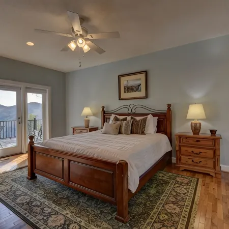 Big Sky Retreat - Incredible Mountain Views! Hike, golf, relax and unplug!
