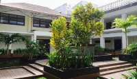 Hotel Agung Biak - 2 stelle