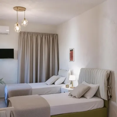 Perla Apartments Hotel berhampiran Pantai Psaromoura