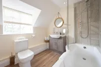 The Lodge at Broadway - 4-Star
