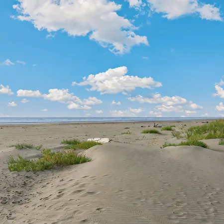 "Ocean Shore Desire" Beach Getaway! Beach/HotTub/Gameroom/Sleeps 10