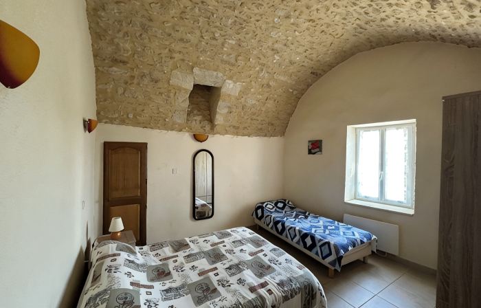 Uzès: superb gîte in a Provencal farmhouse 700m from the town center