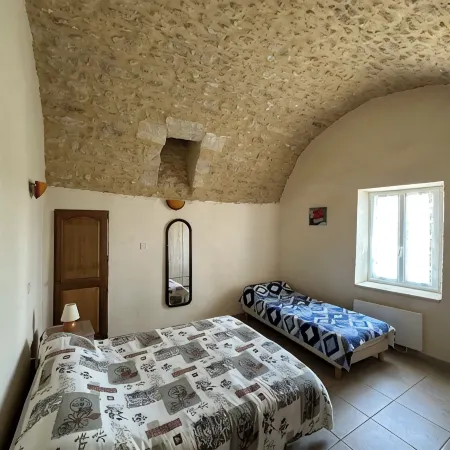 Uzès: superb gîte in a Provencal farmhouse 700m from the town center