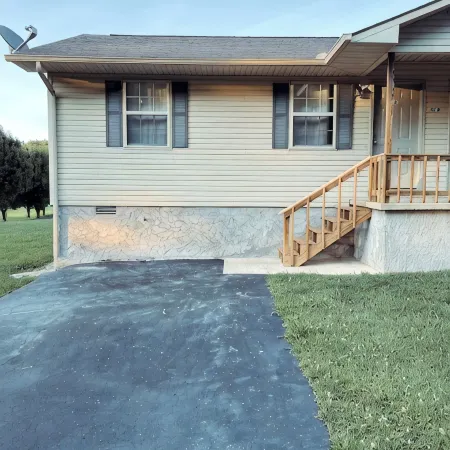 Cozy in-Town Escape • Large Yard • Close to Everything