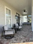 Top Rated home in Starkvegas for a game day experience!! 3 Min from campus! - 4-Star