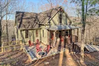 Ultra Peaceful Retreat! Large Cabin, 2 Masters on Main, Games & Lake! - Alphydda