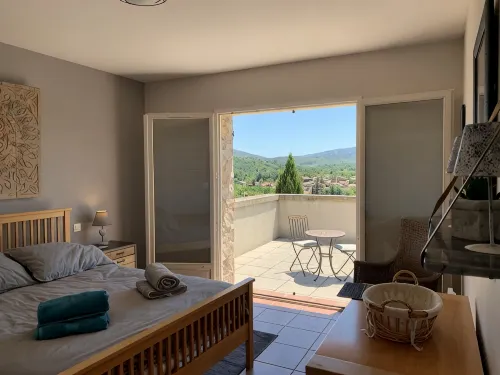 Air- Conditioned  5 Bedroom Villa with Stunning Castle Views - Villas