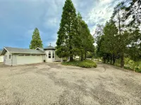 Spacious Yosemite Lodge –Arcades + EV Charger + 3B2B + Private 1 Acre +Game Room - Boutique
