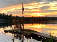 Rustic 2-bedroom cabin on Boyd Pond - 2-Sterne