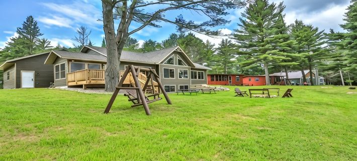 Whitetail Ridge: Lakefront Home, FREE Wi-Fi/Firewood, Generator, No Cleaning Fee Ξενοδοχεία στην πόλη St. Germain