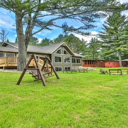 Whitetail Ridge: Lakefront Home, FREE Wi-Fi/Firewood, Generator, No Cleaning Fee