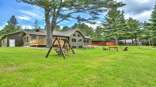 Whitetail Ridge: Lakefront Home, FREE Wi-Fi/Firewood, Generator, No Cleaning Fee - 4-Star
