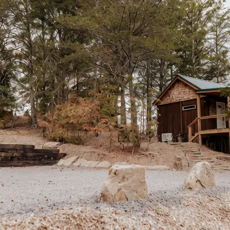 Bluff view cabin
