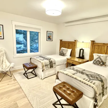 Teewinot B5: Top Floor 2BR/2BA Condo -- Fully Remodeled