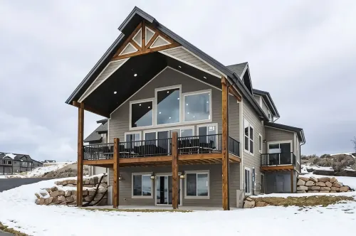 Luxury Lakeview Cabin w/Hot Tub, Pool, Sports Courts, Pickleball, Private Beach! - 小木屋