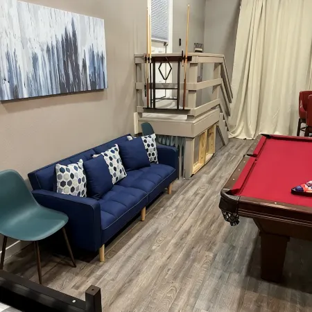 Cozy Cottage in Rayburn Country-Pet Friendly-King Suite/Pool Table! Sleeps 10