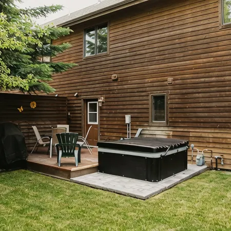 Whitefish Wonderland. Private Hot Tub - 1 mi from Downtown Whitefish.