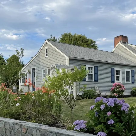 Gosnold Manor 300 Yards To Veterans Park Beach, recently updated home.