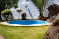 La Casa de Theo - Pools