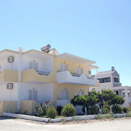 Yiannis Apartments