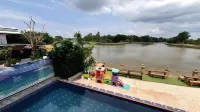Rainbow Mansion - Pools