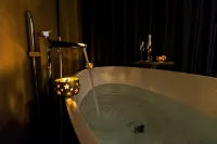 Sant Jordi Boutique Hotel - Hot Tub